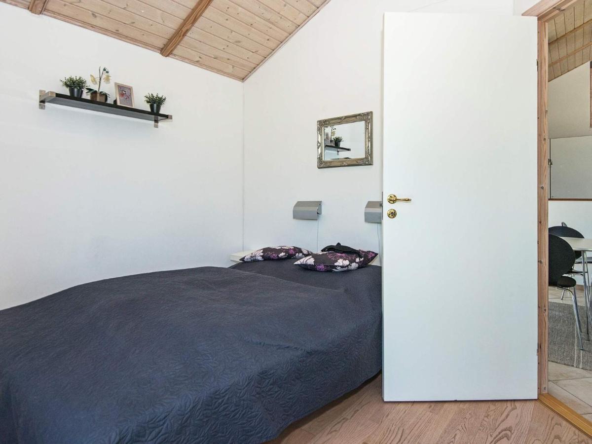 8 Person Holiday Home In Ulfborg Екстериор снимка